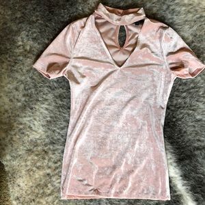 🆕 Pink velvet, V-neck, Choker tee